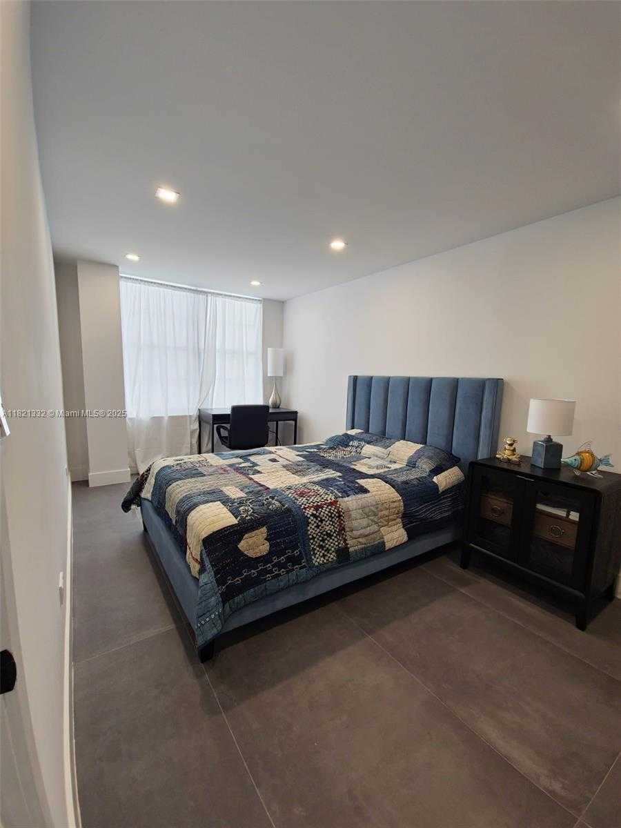 Small Image of 5555 COLLINS AVE #16P, Miami Beach Number 11