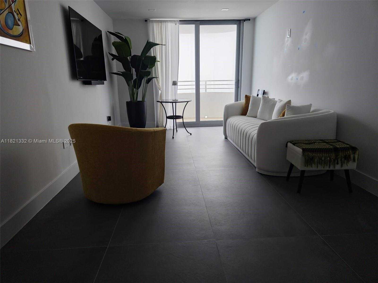 Small Image of 5555 COLLINS AVE #16P, Miami Beach Number 5