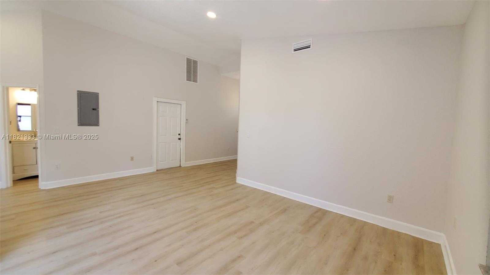 Small Image of 9794 NORTH WEST 29TH TER, Doral Number 8