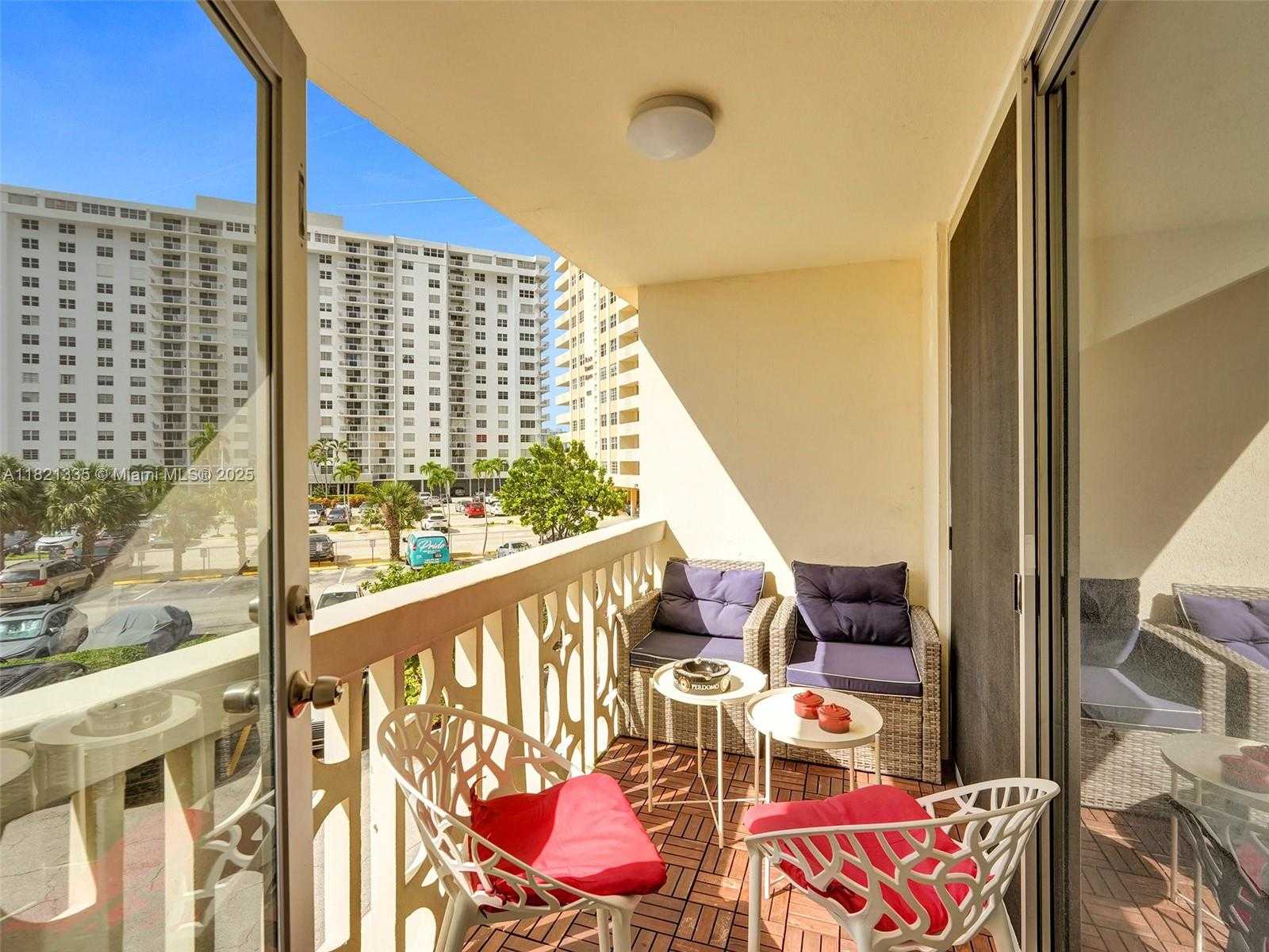 Small Image of 1825 SOUTH OCEAN DR #210, Hallandale Beach Number 21
