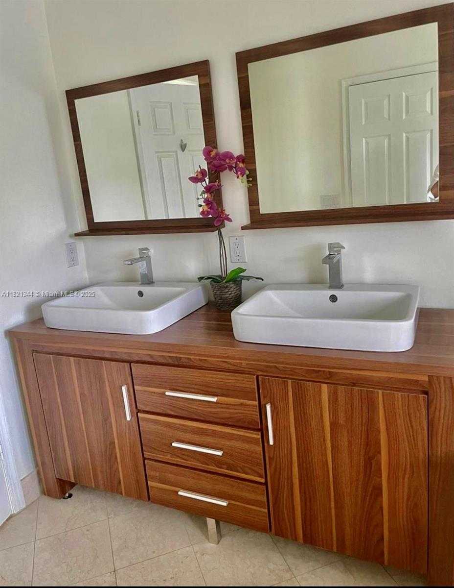 Small Image of 3016 NORTH EAST 210TH ST, Aventura Number 10