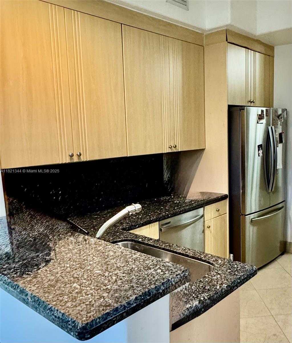 Small Image of 3016 NORTH EAST 210TH ST, Aventura Number 4