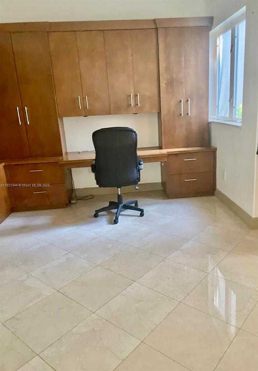 Small Image of 3016 NORTH EAST 210TH ST, Aventura Number 7