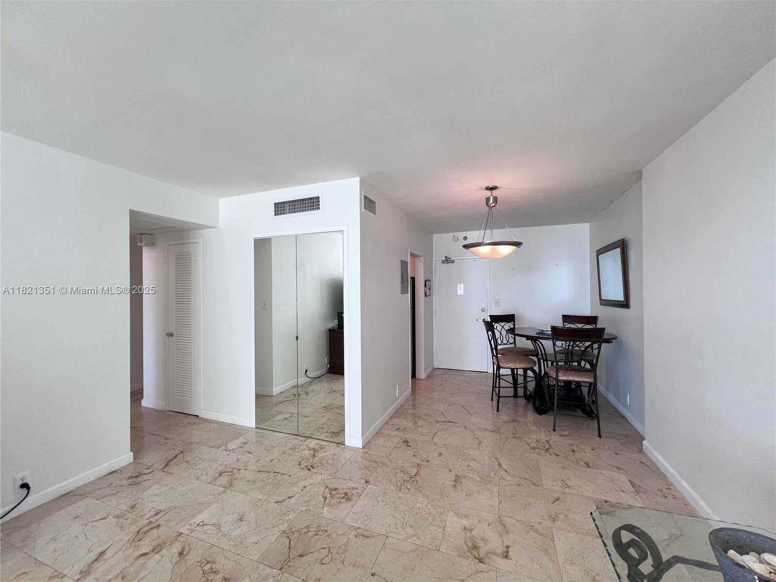 Small Image of 1000 WEST AVE #526, Miami Beach Number 7