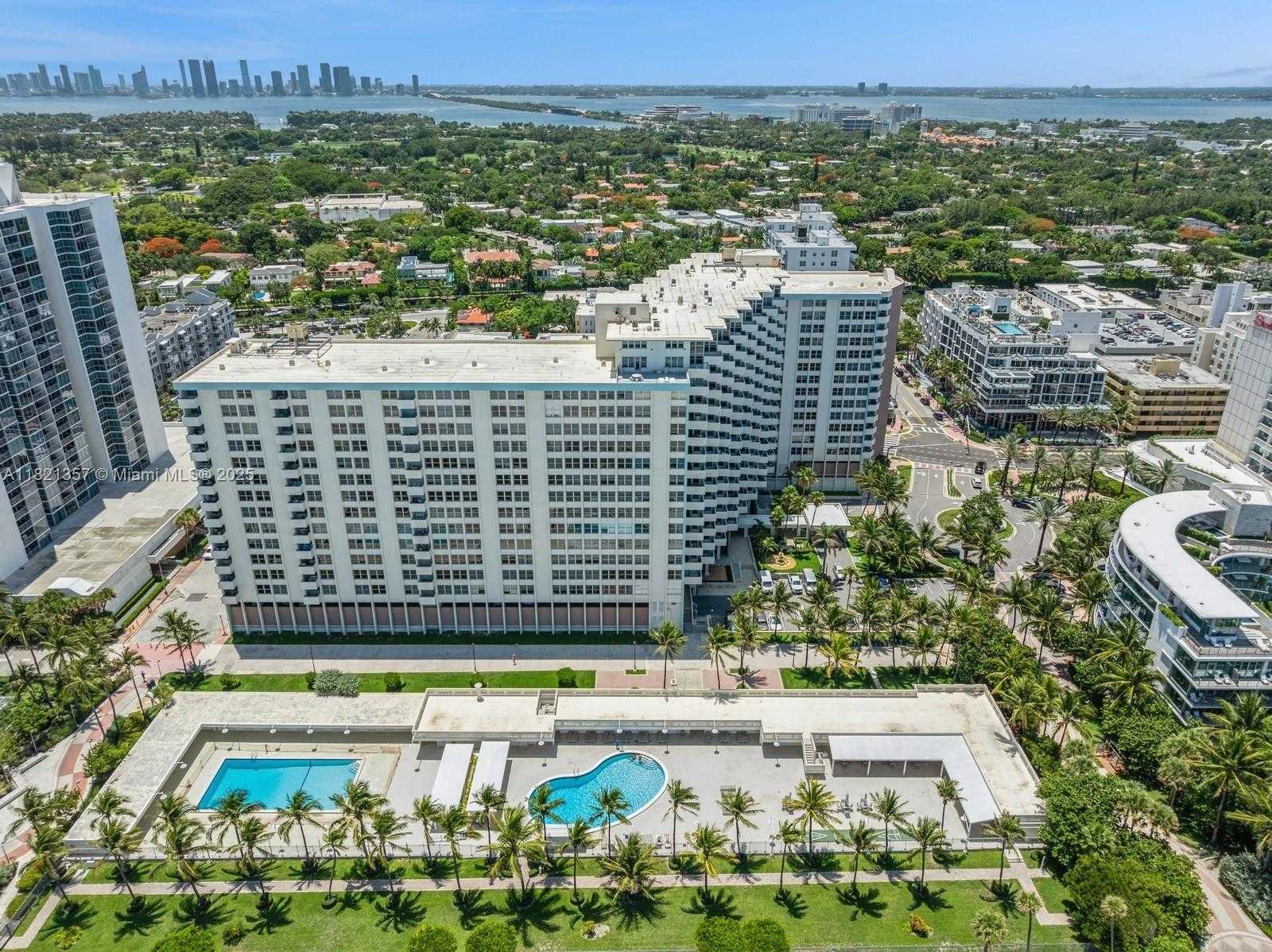 Small Image of 2899 COLLINS AVE #1025, Miami Beach Number 21