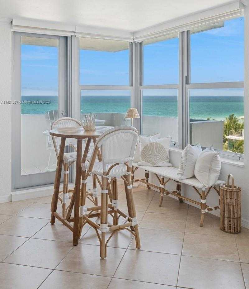 Small Image of 2899 COLLINS AVE #1025, Miami Beach Number 6