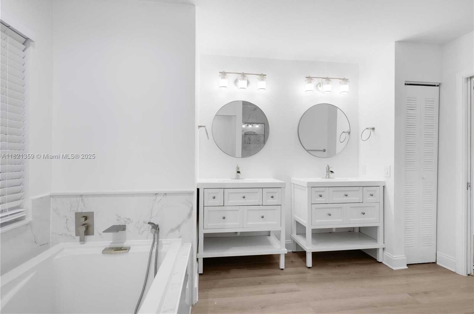 Small Image of 1525 SEABAY RD, Weston Number 29