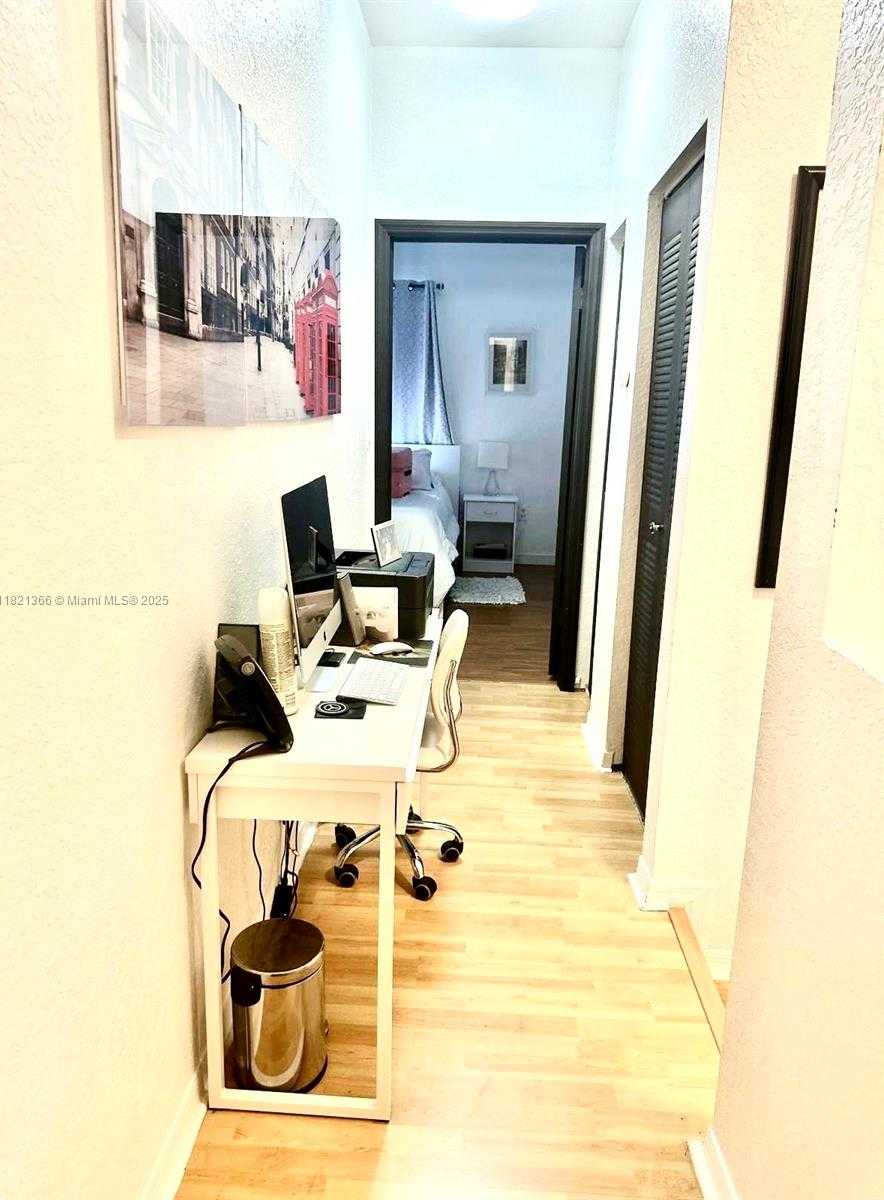 Small Image of 5610 NORTH WEST 114TH PL #202, Doral Number 11
