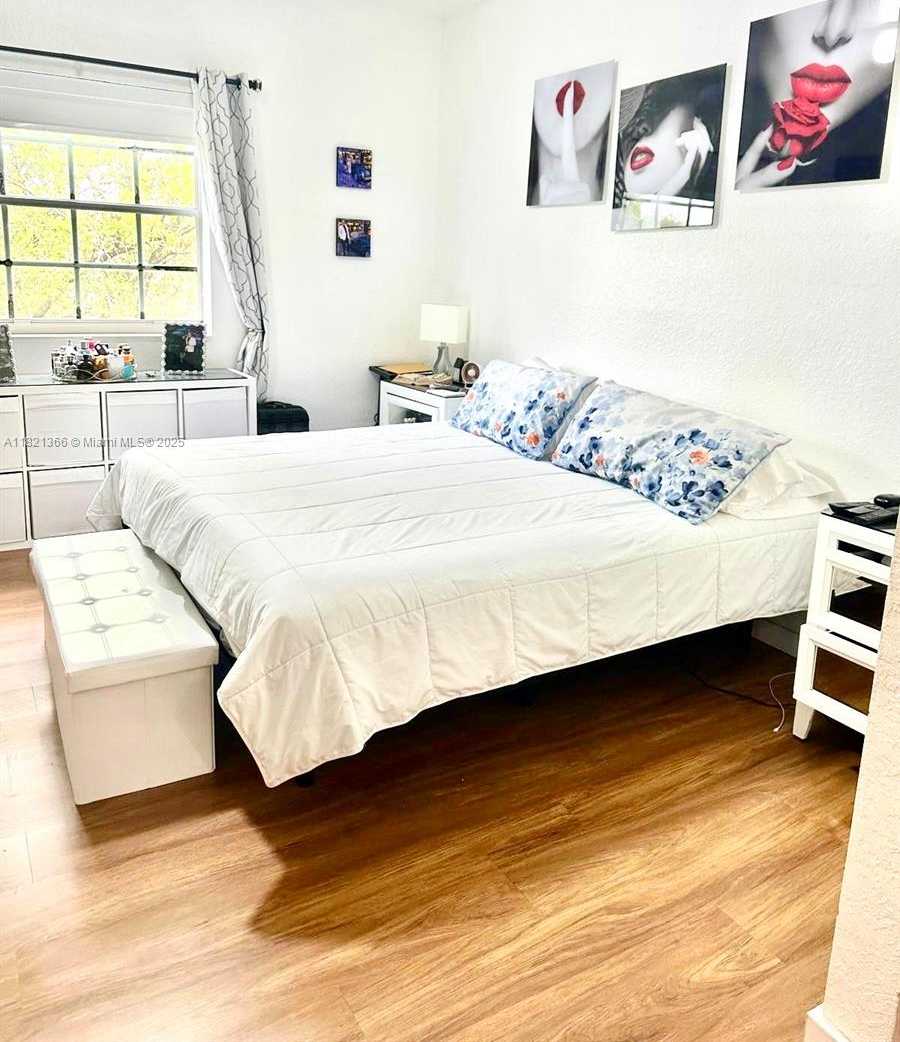 Small Image of 5610 NORTH WEST 114TH PL #202, Doral Number 12