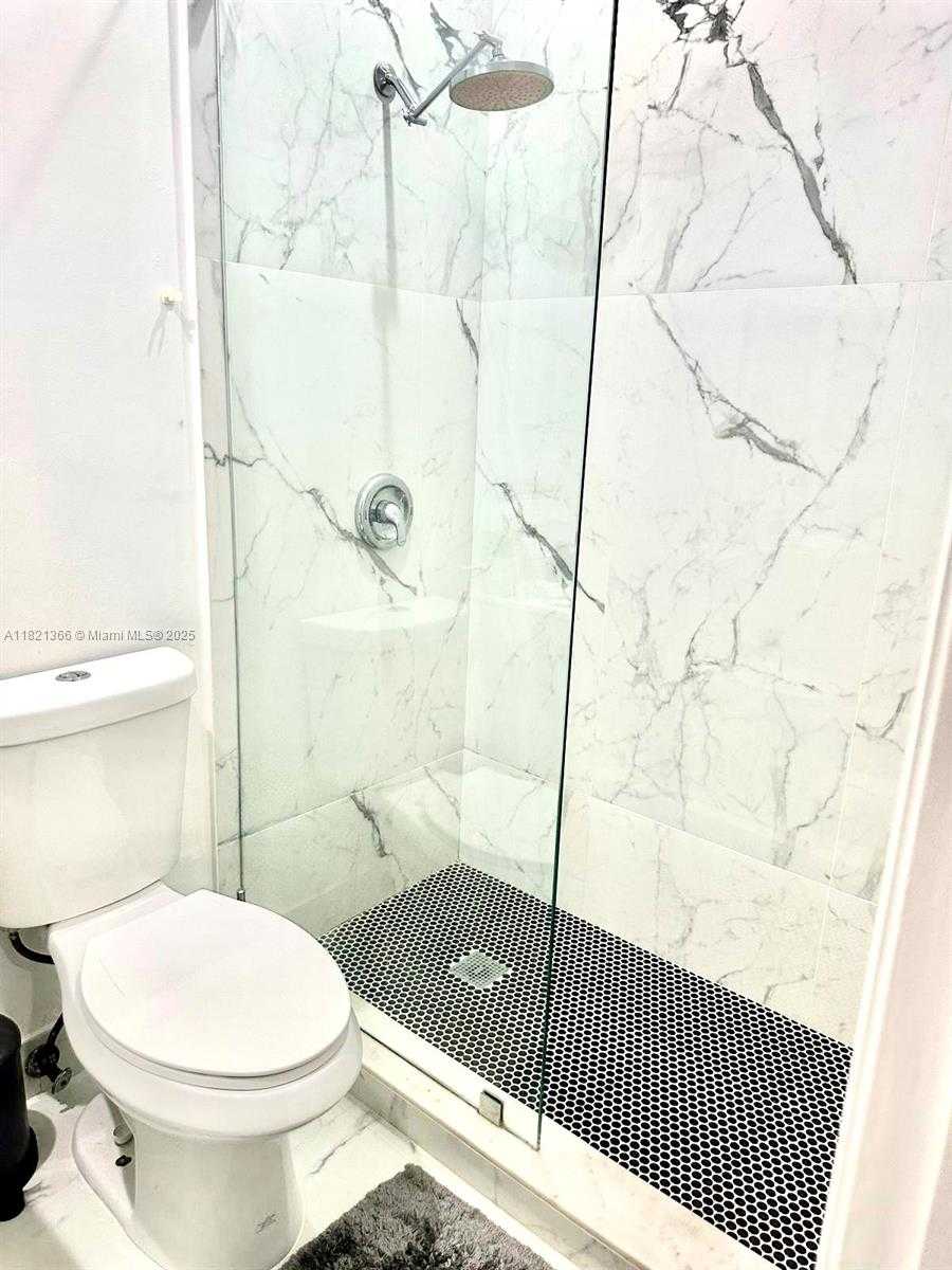 Small Image of 5610 NORTH WEST 114TH PL #202, Doral Number 21