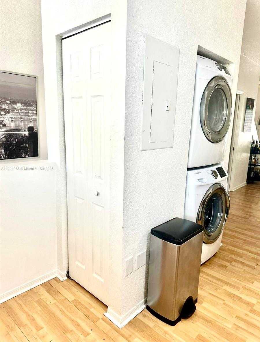 Small Image of 5610 NORTH WEST 114TH PL #202, Doral Number 4