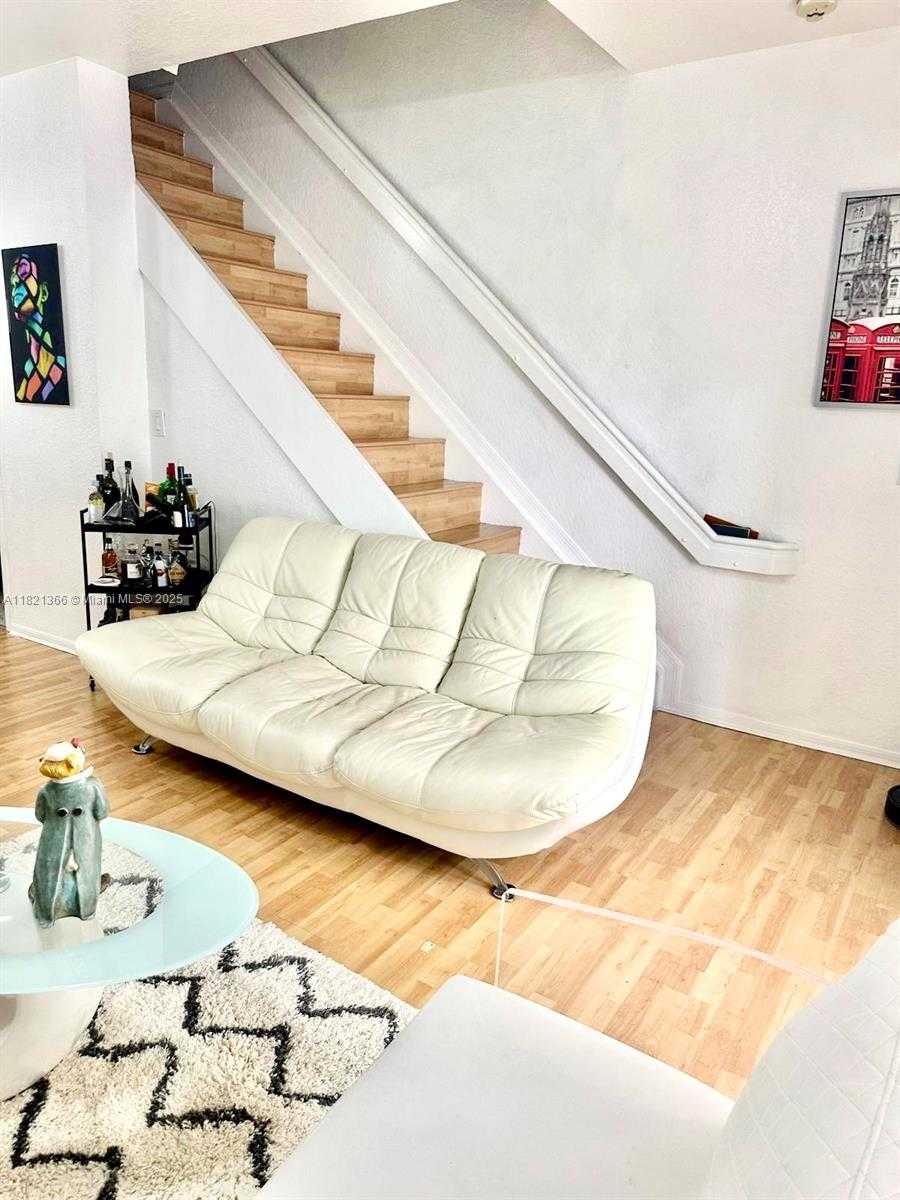 Small Image of 5610 NORTH WEST 114TH PL #202, Doral Number 8