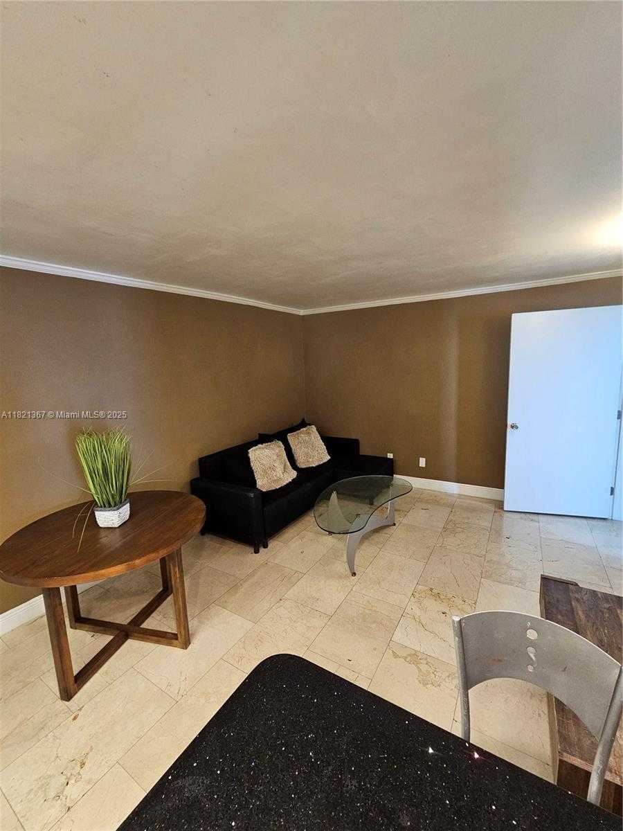 Small Image of 1340 LINCOLN RD #803, Miami Beach Number 3