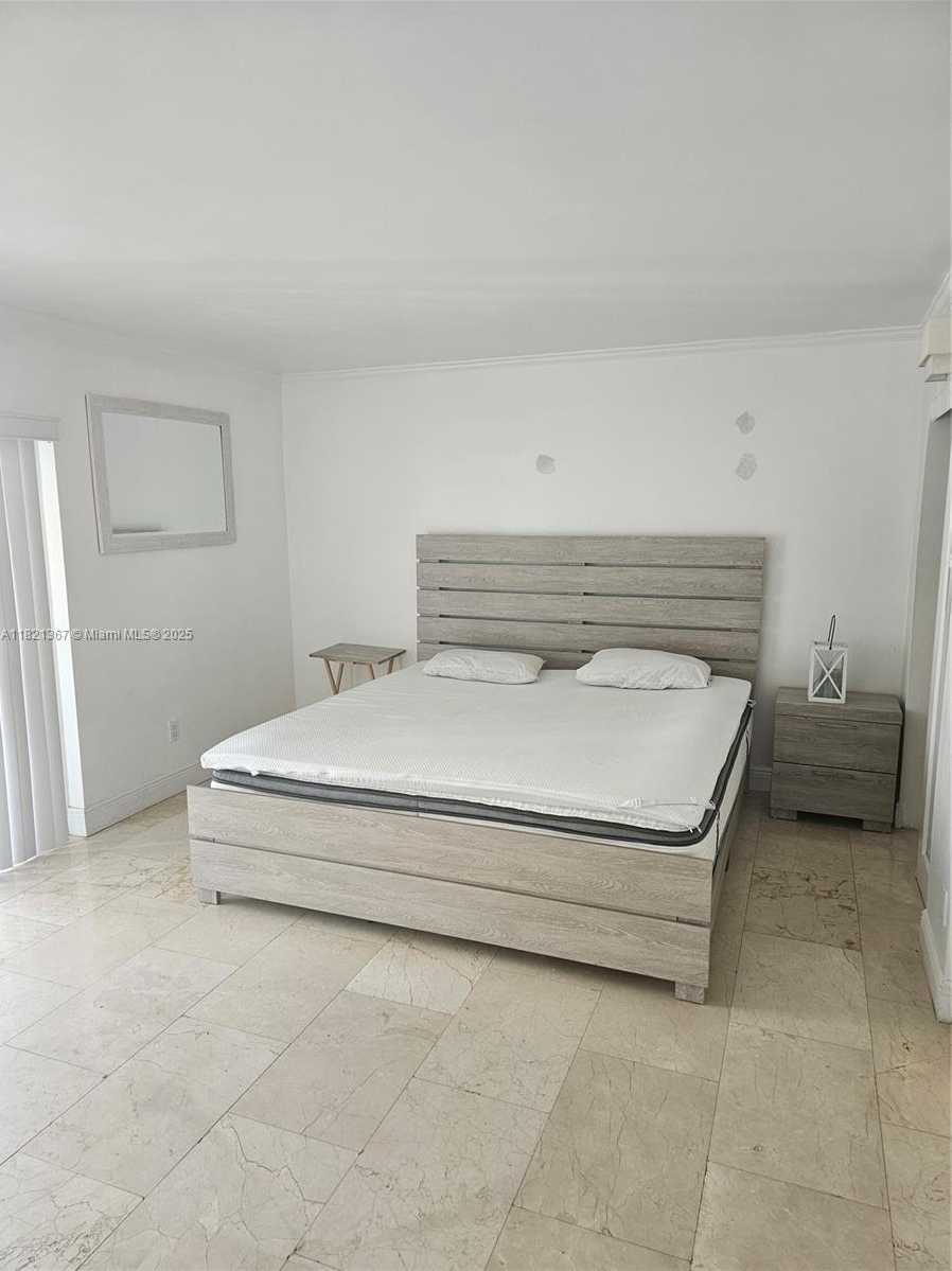 Small Image of 1340 LINCOLN RD #803, Miami Beach Number 4