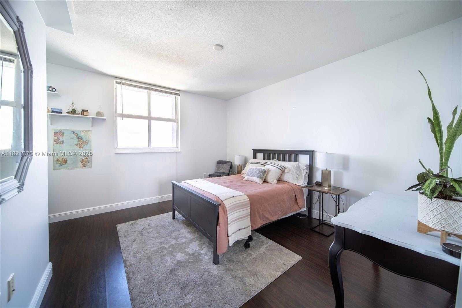 Small Image of 1250 SOUTH MIAMI AVE #2201, Miami Number 16