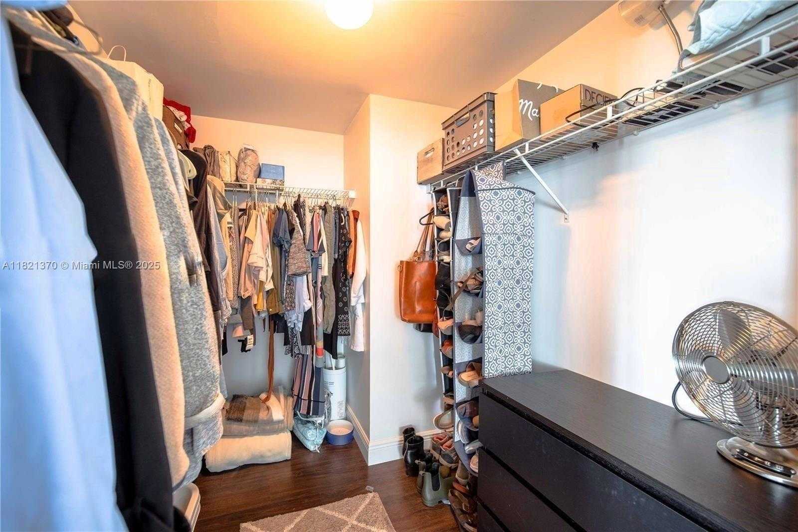Small Image of 1250 SOUTH MIAMI AVE #2201, Miami Number 17