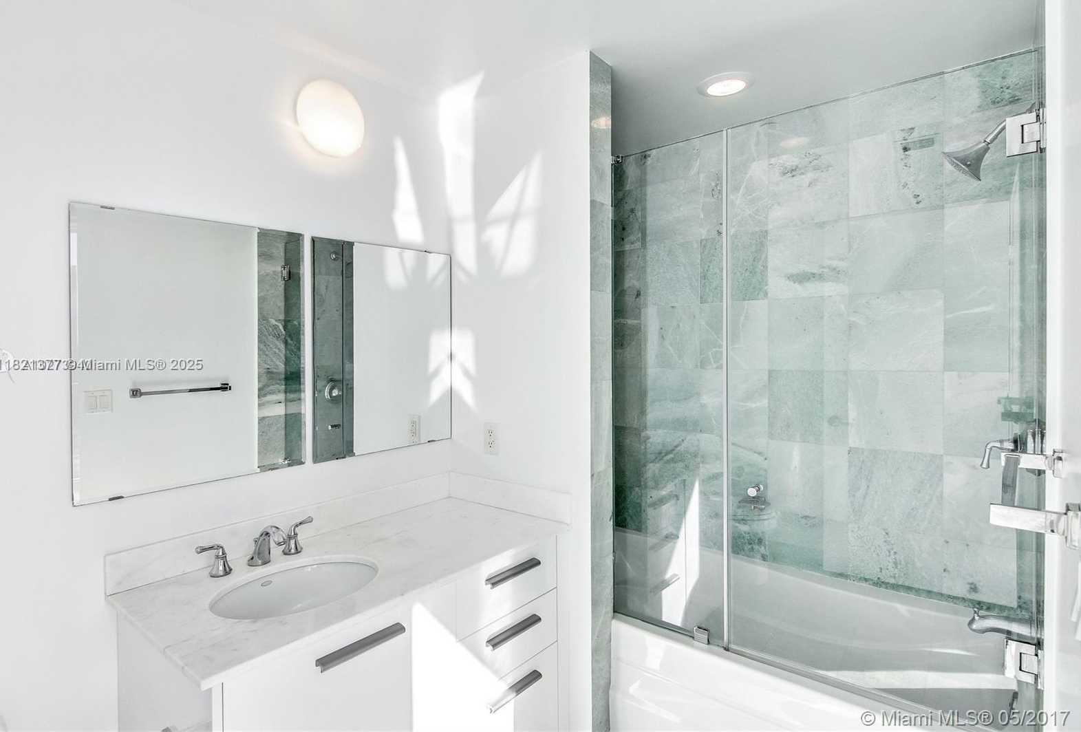 Small Image of 1060 BRICKELL AVE #2911, Miami Number 14