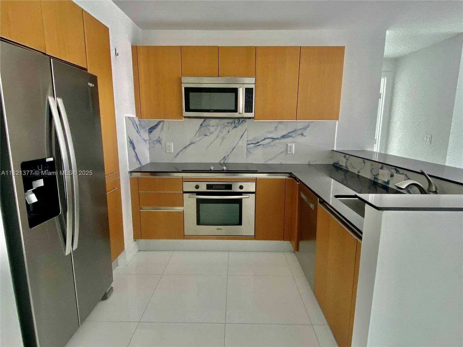Small Image of 1060 BRICKELL AVE #2911, Miami Number 2