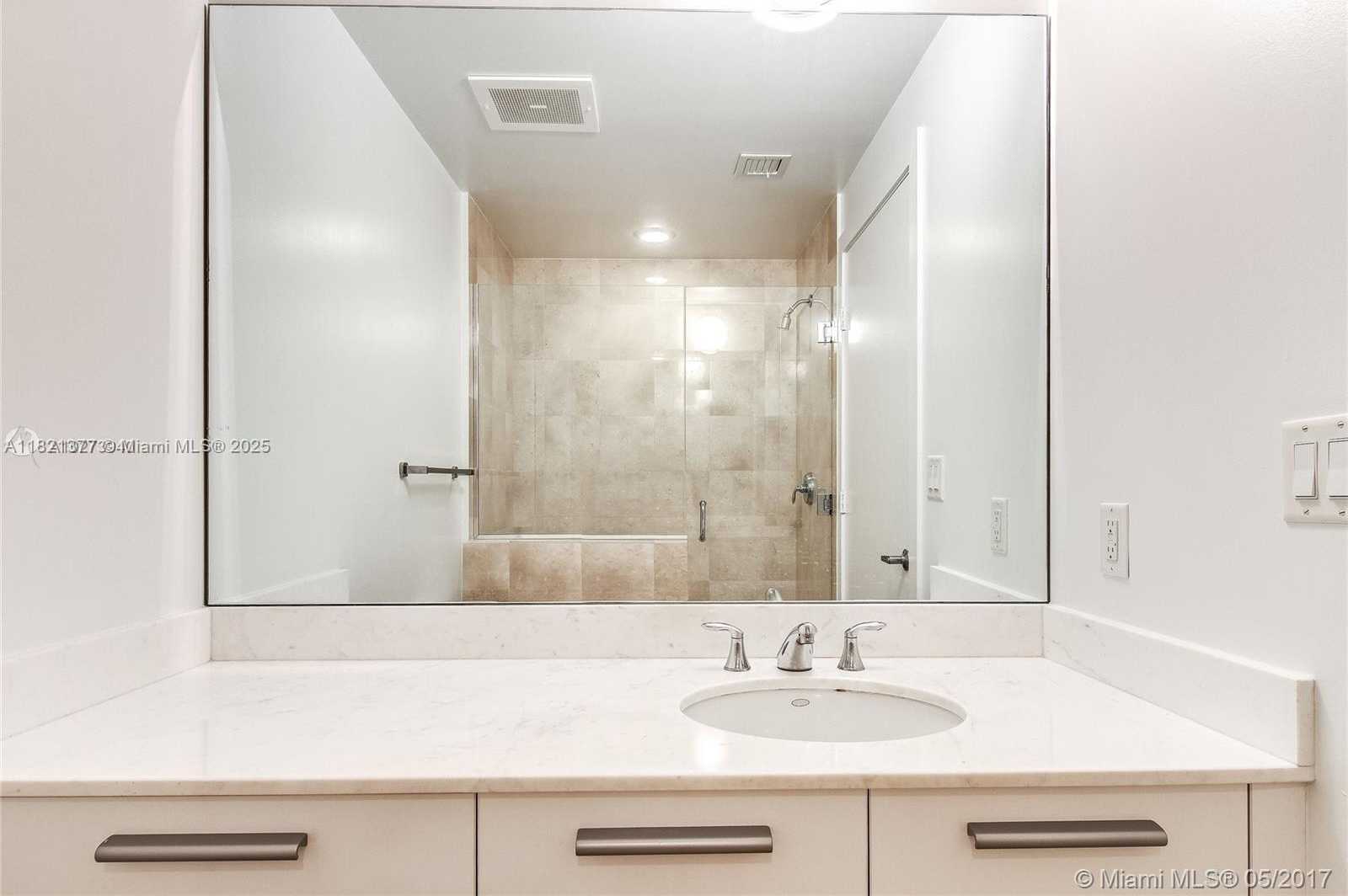 Small Image of 1060 BRICKELL AVE #2911, Miami Number 22