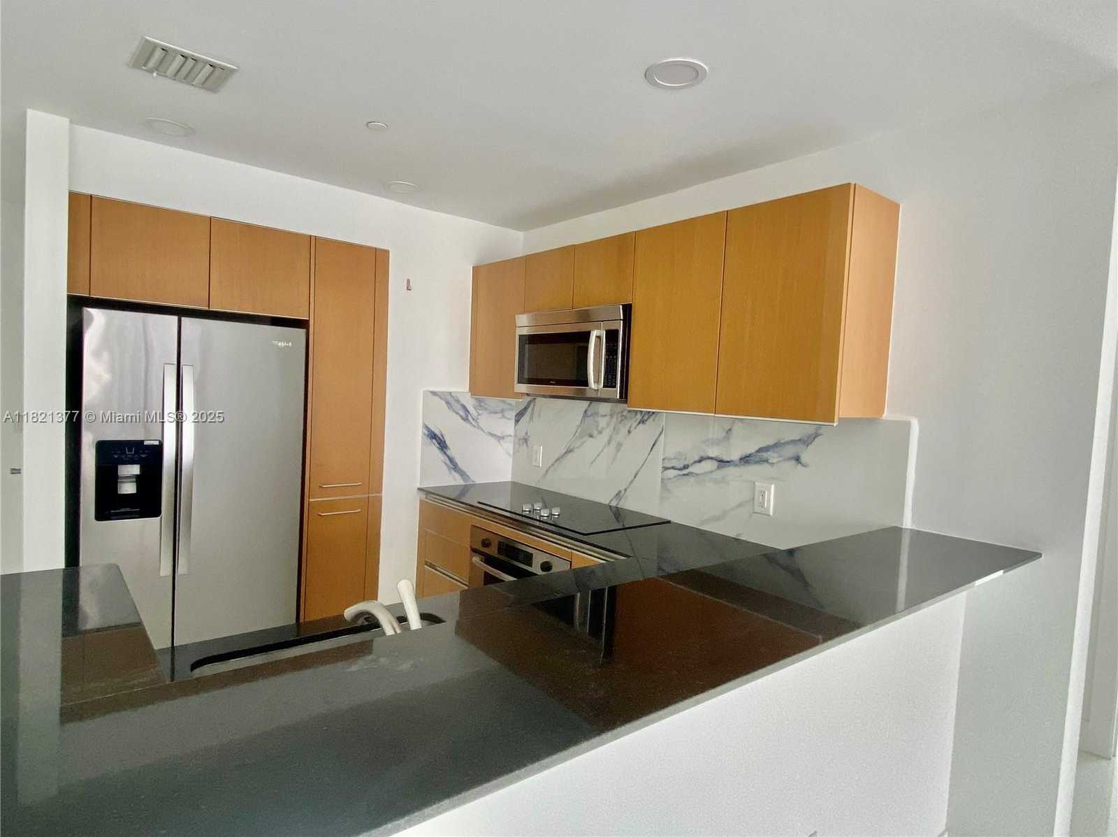Small Image of 1060 BRICKELL AVE #2911, Miami Number 3
