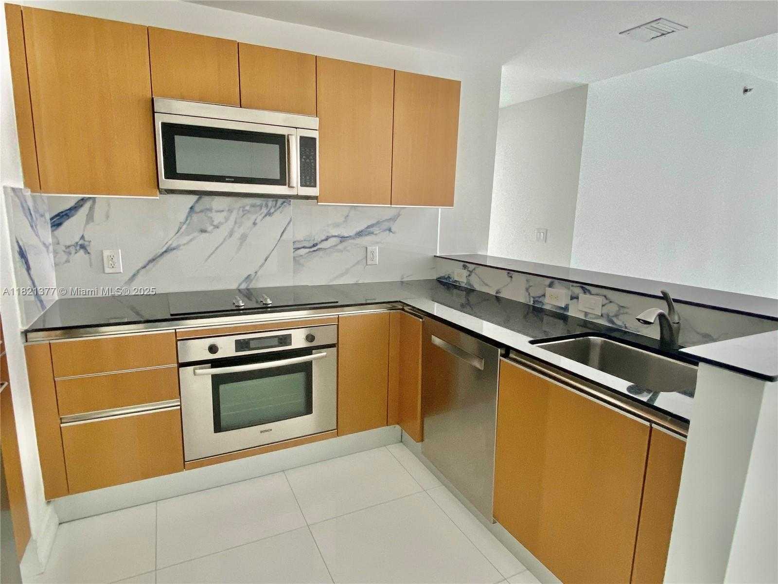 Small Image of 1060 BRICKELL AVE #2911, Miami Number 4