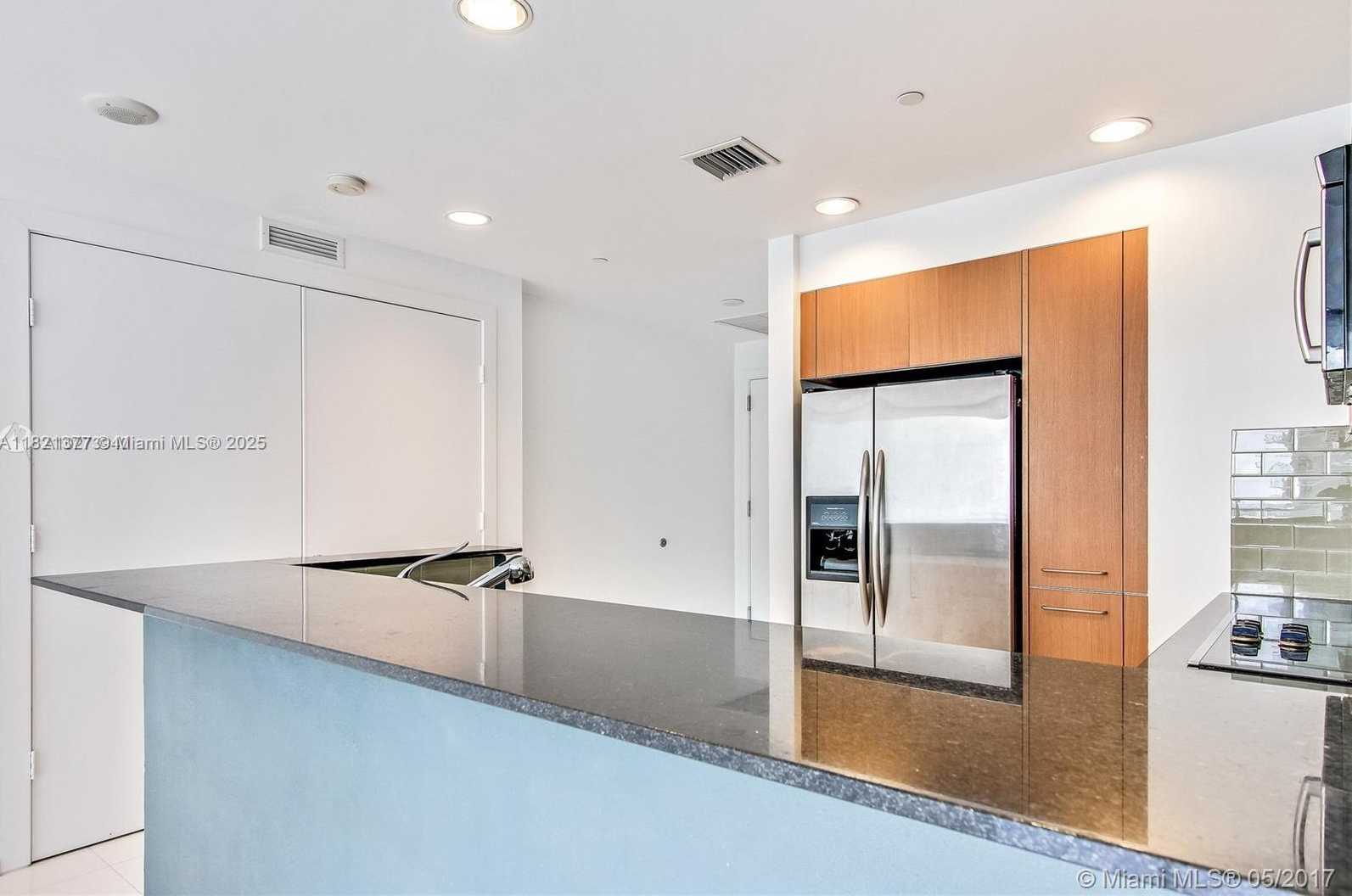 Small Image of 1060 BRICKELL AVE #2911, Miami Number 7