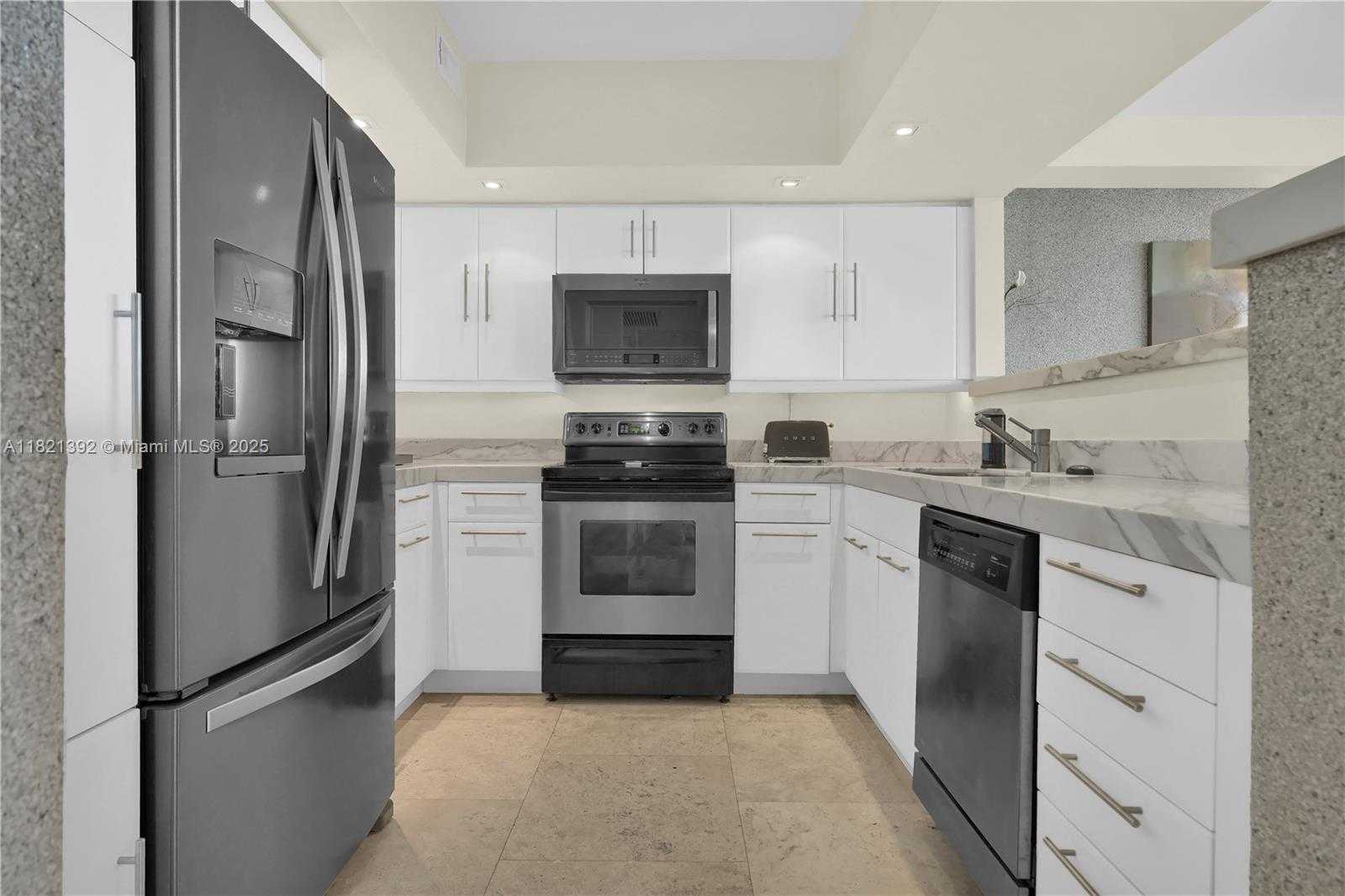 Small Image of 5600 COLLINS AVE #16S, Miami Beach Number 29