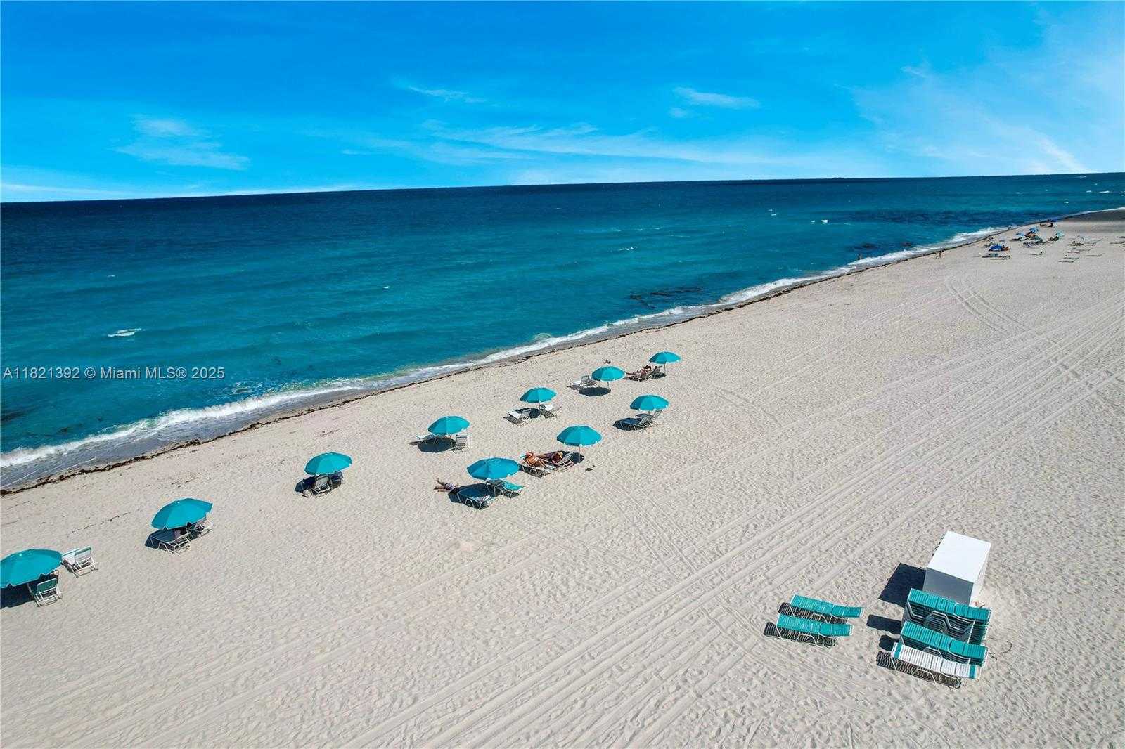 Small Image of 5600 COLLINS AVE #16S, Miami Beach Number 3