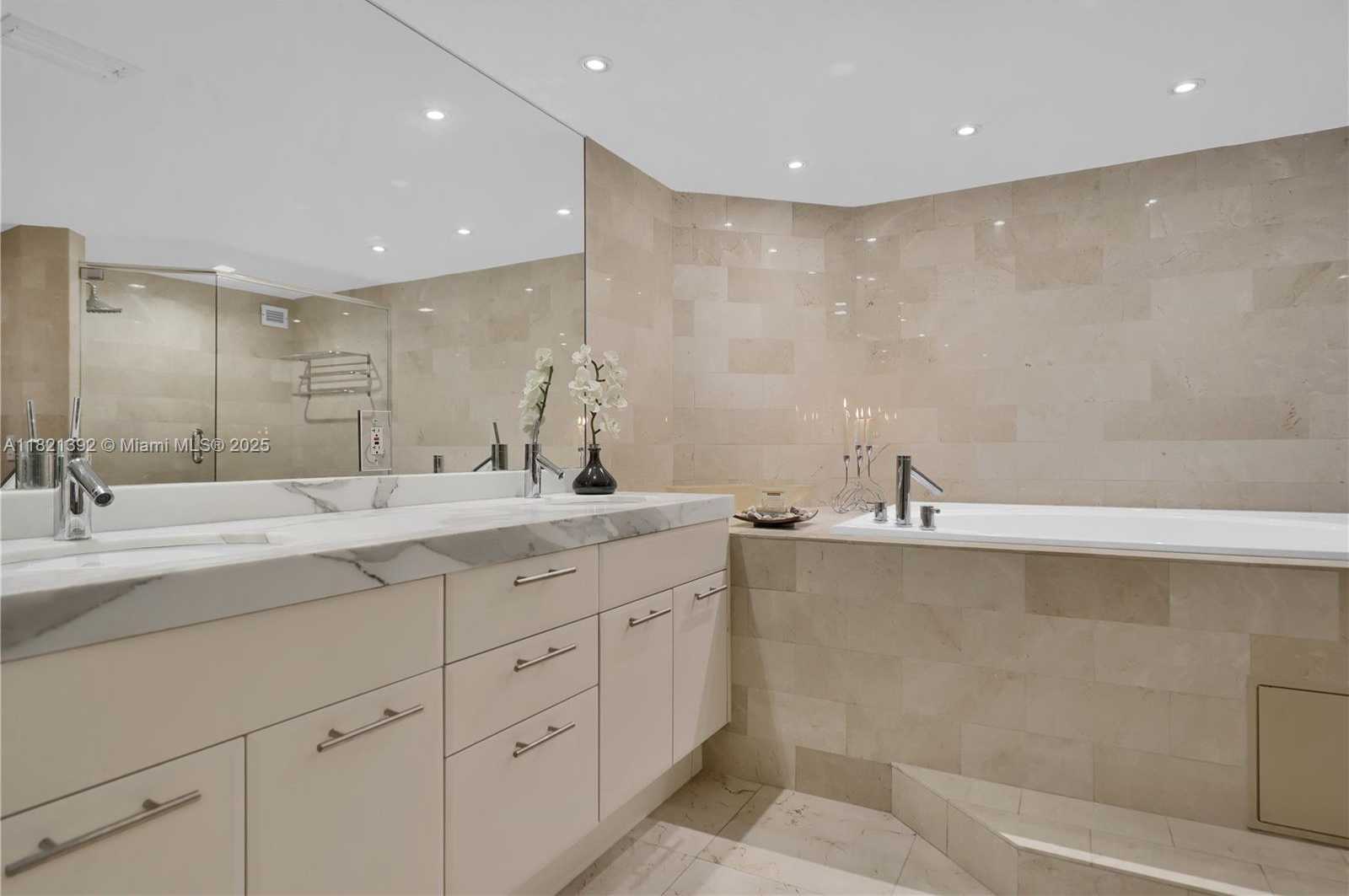Small Image of 5600 COLLINS AVE #16S, Miami Beach Number 32