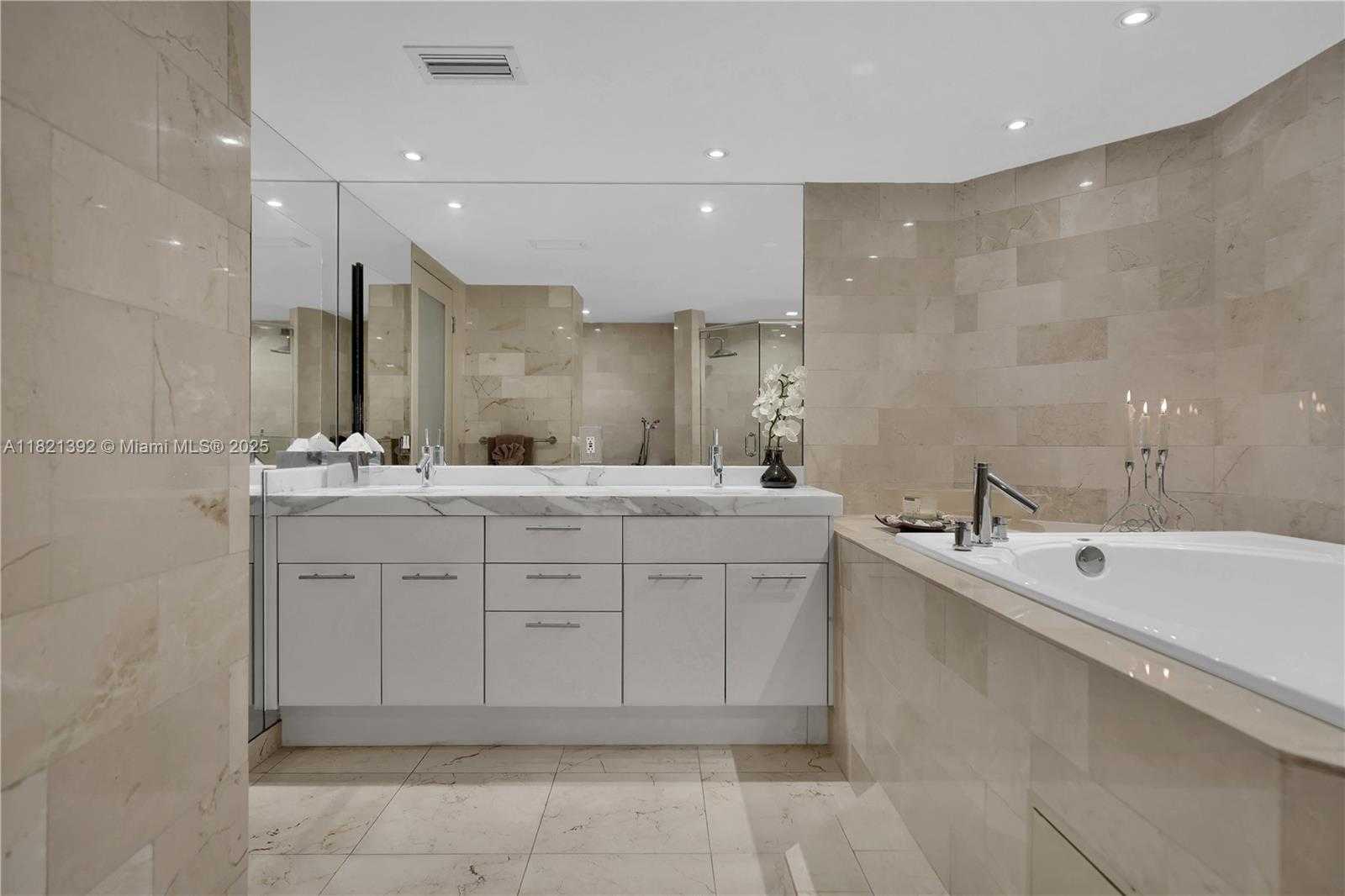 Small Image of 5600 COLLINS AVE #16S, Miami Beach Number 34