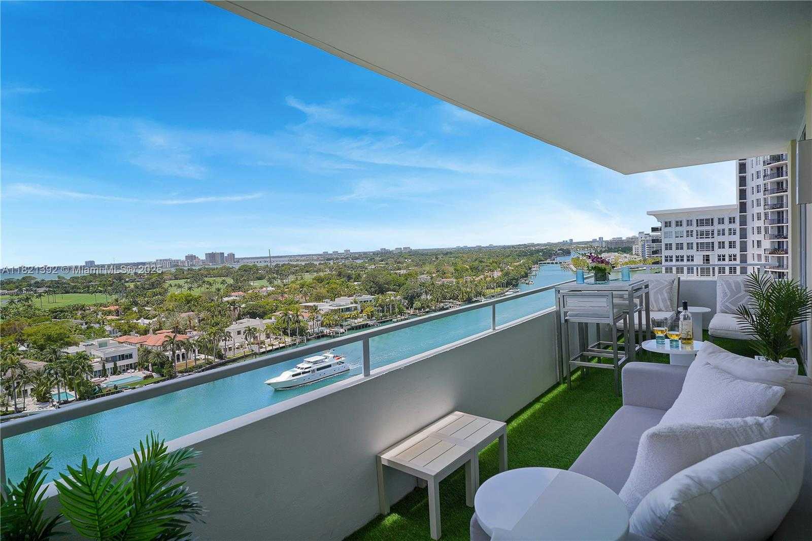 Small Image of 5600 COLLINS AVE #16S, Miami Beach Number 39