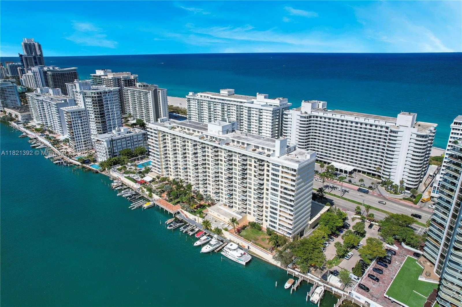 Small Image of 5600 COLLINS AVE #16S, Miami Beach Number 6