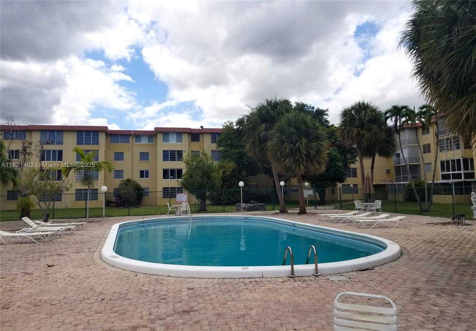 Small Image of 445 NORTH EAST 195TH ST #430, Miami Number 32