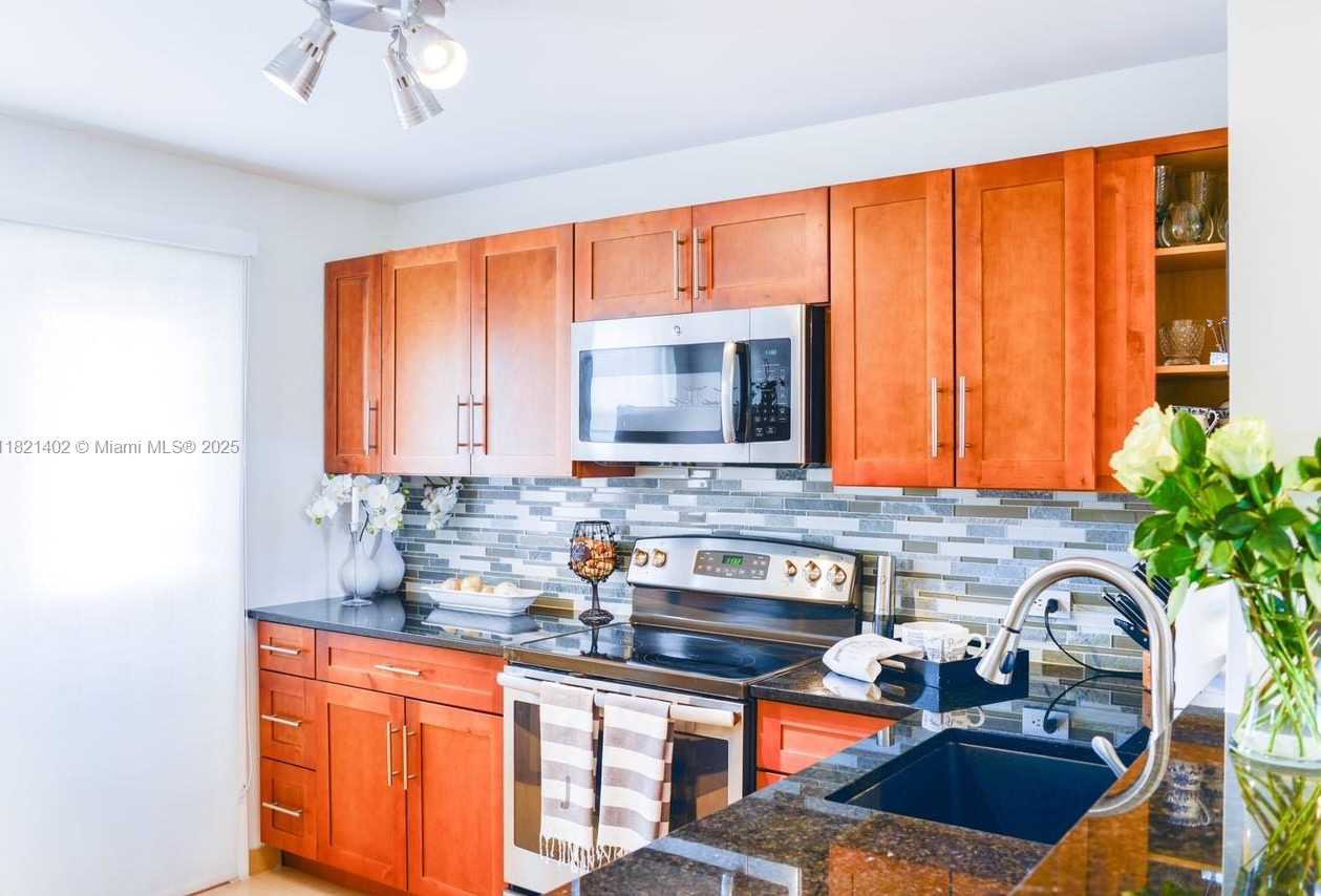 Small Image of 445 NORTH EAST 195TH ST #430, Miami Number 4
