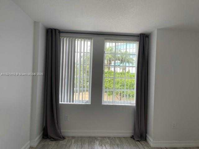 Small Image of 20931 NORTH EAST 30TH CT, Aventura Number 5