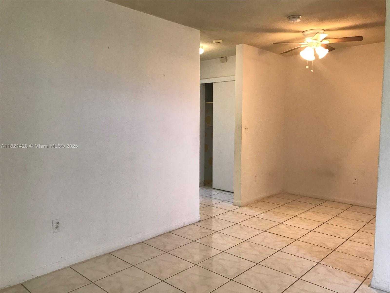 Small Image of 2450 NORTH EAST 188 STREET #2452, Miami Number 3