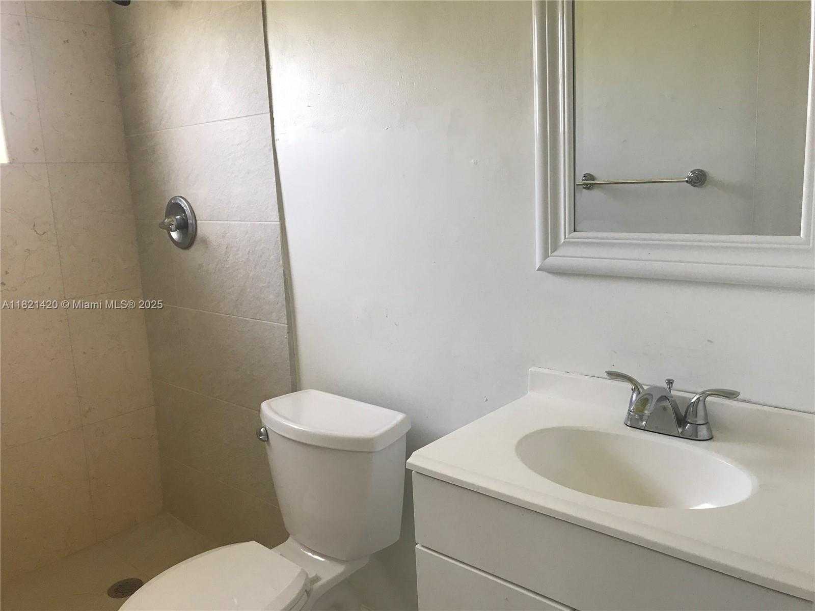 Small Image of 2450 NORTH EAST 188 STREET #2452, Miami Number 7