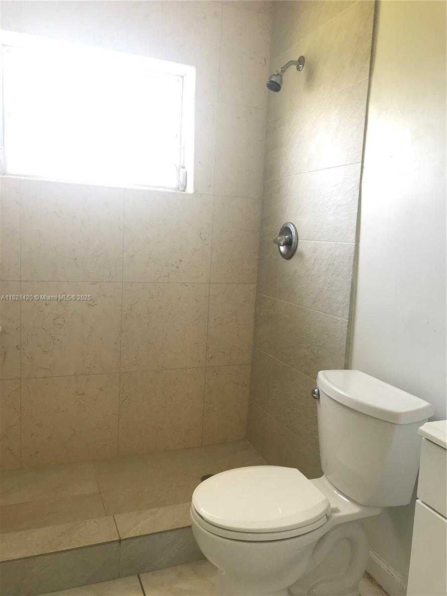 Small Image of 2450 NORTH EAST 188 STREET #2452, Miami Number 8
