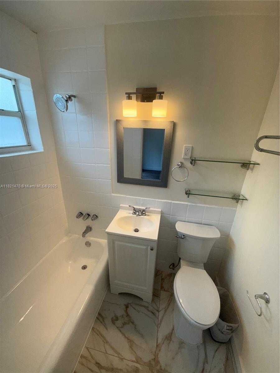 Small Image of 345 MICHIGAN AVE #11, Miami Beach Number 10