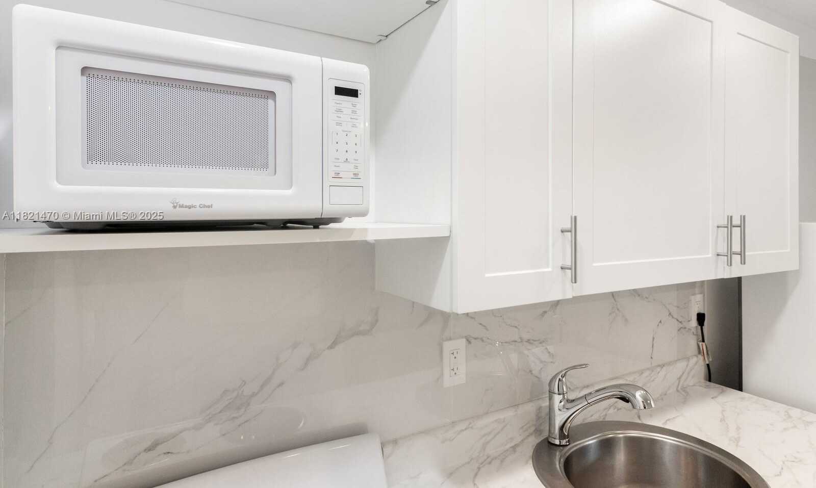 Small Image of 345 MICHIGAN AVE #11, Miami Beach Number 6