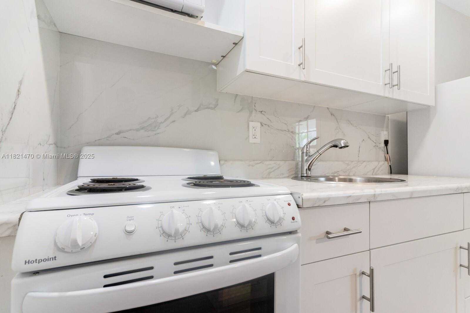 Small Image of 345 MICHIGAN AVE #11, Miami Beach Number 7