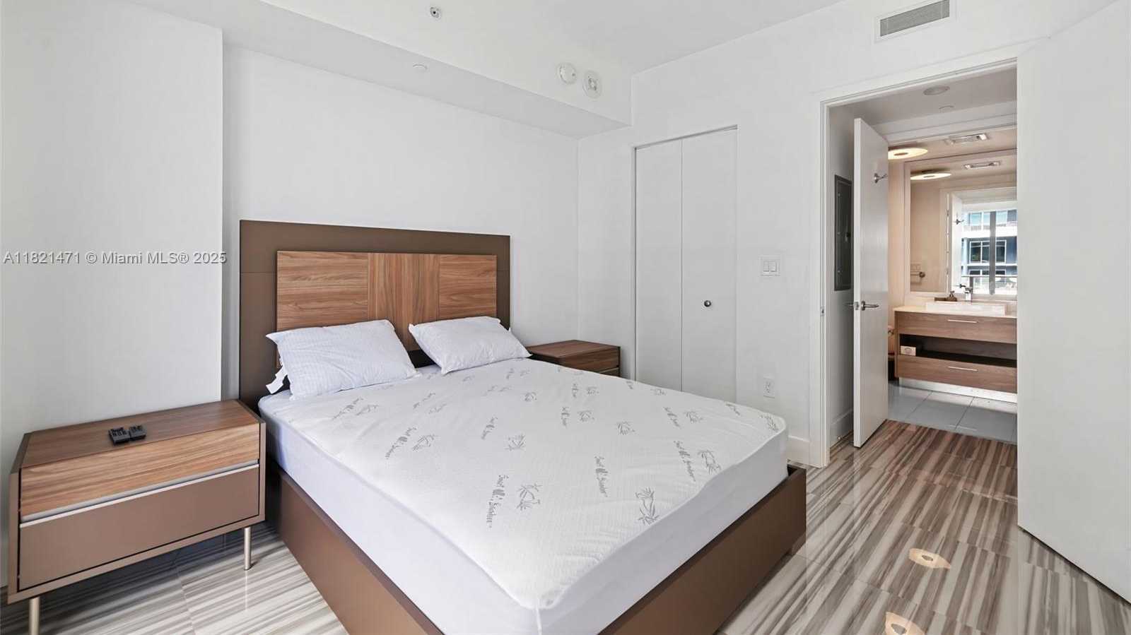 Small Image of 1300 SOUTH MIAMI AVE #4407, Miami Number 16