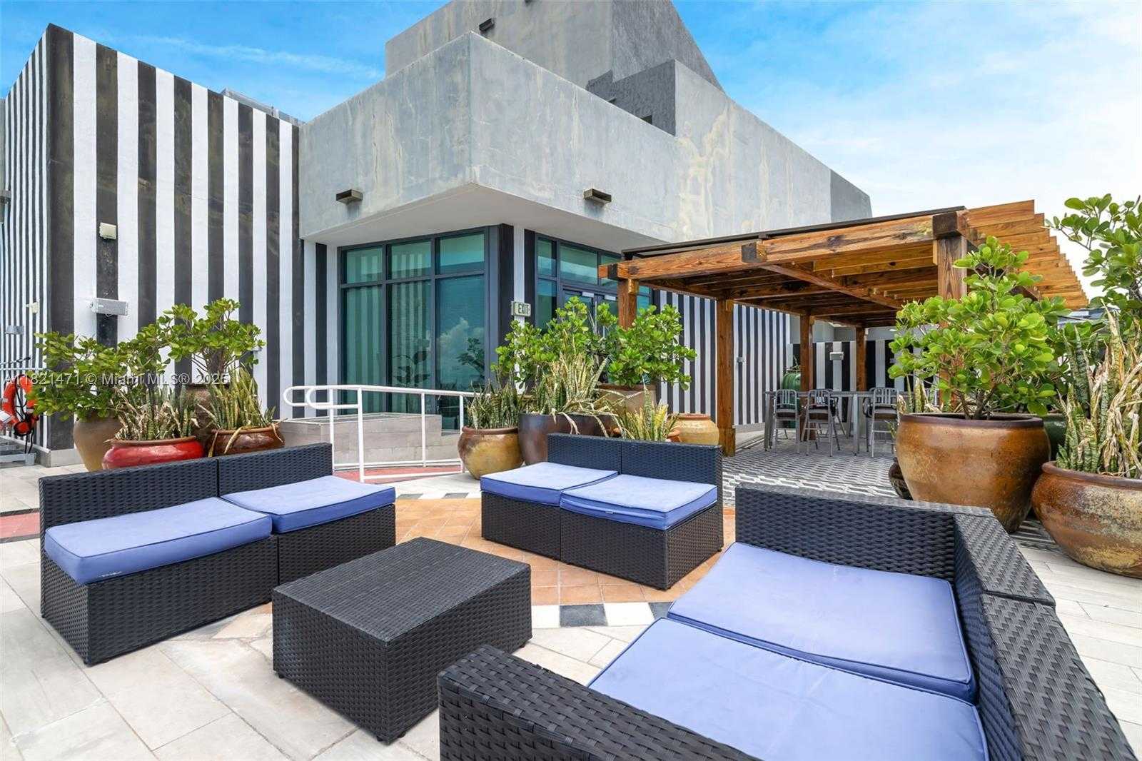 Small Image of 1300 SOUTH MIAMI AVE #4407, Miami Number 21
