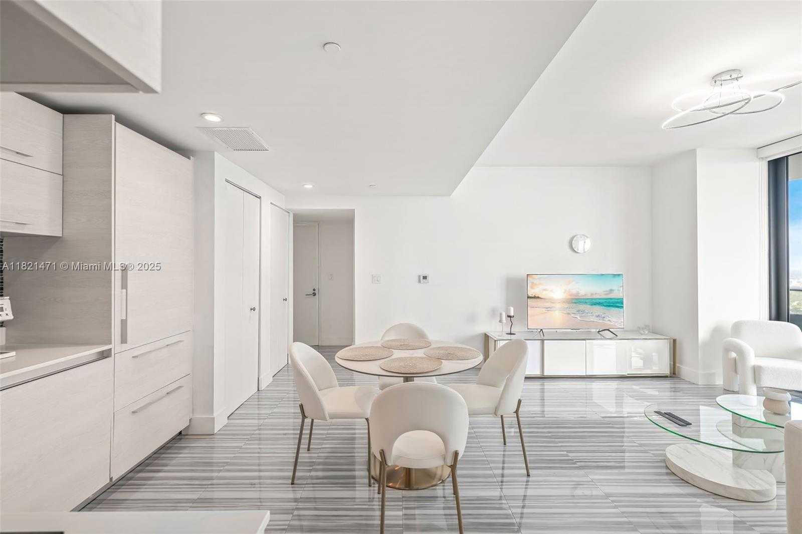Small Image of 1300 SOUTH MIAMI AVE #4407, Miami Number 7