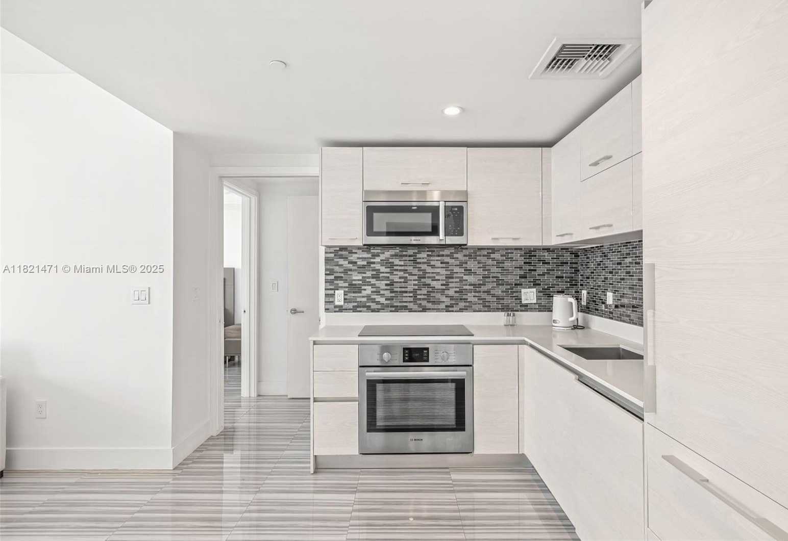 Small Image of 1300 SOUTH MIAMI AVE #4407, Miami Number 8