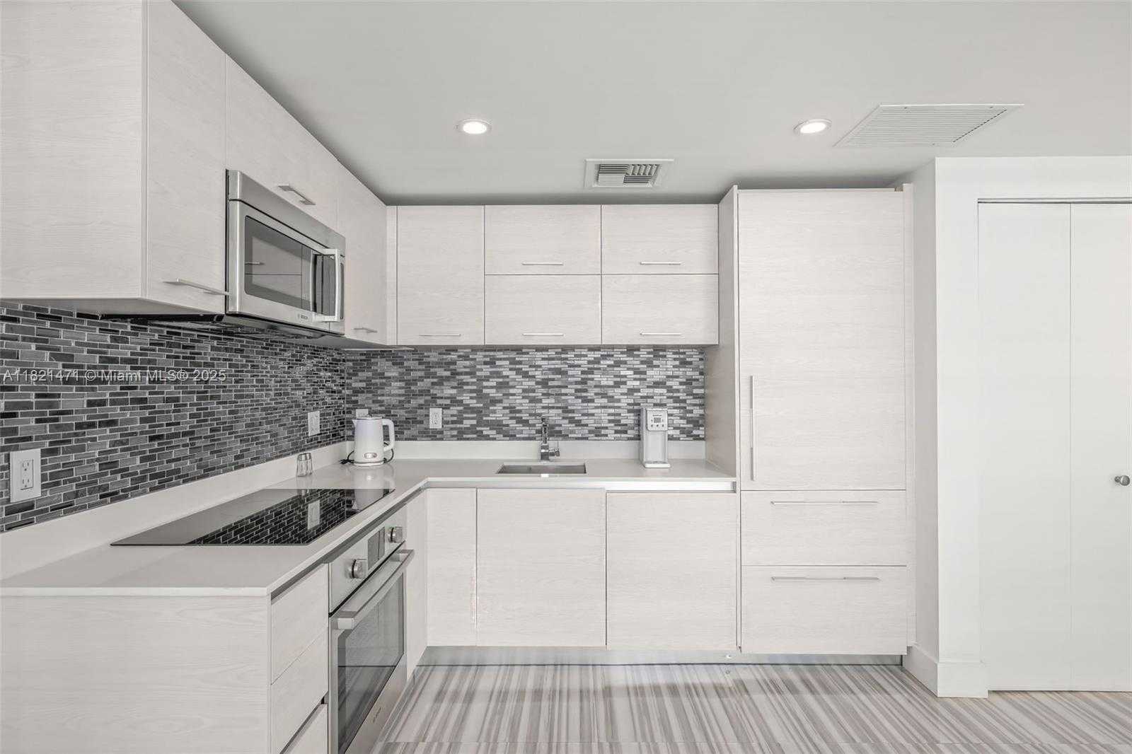 Small Image of 1300 SOUTH MIAMI AVE #4407, Miami Number 9