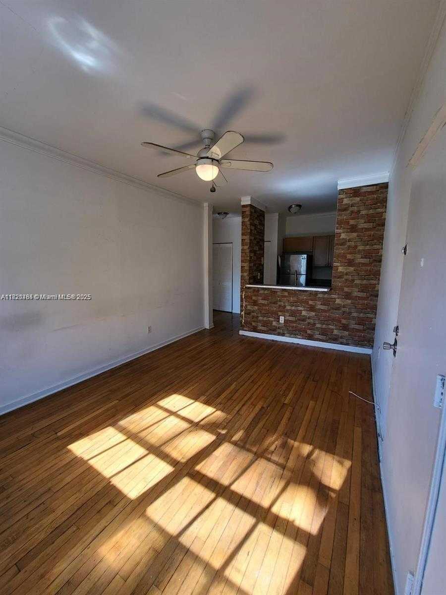 Small Image of 842 MERIDIAN AVE #3A, Miami Beach Number 4