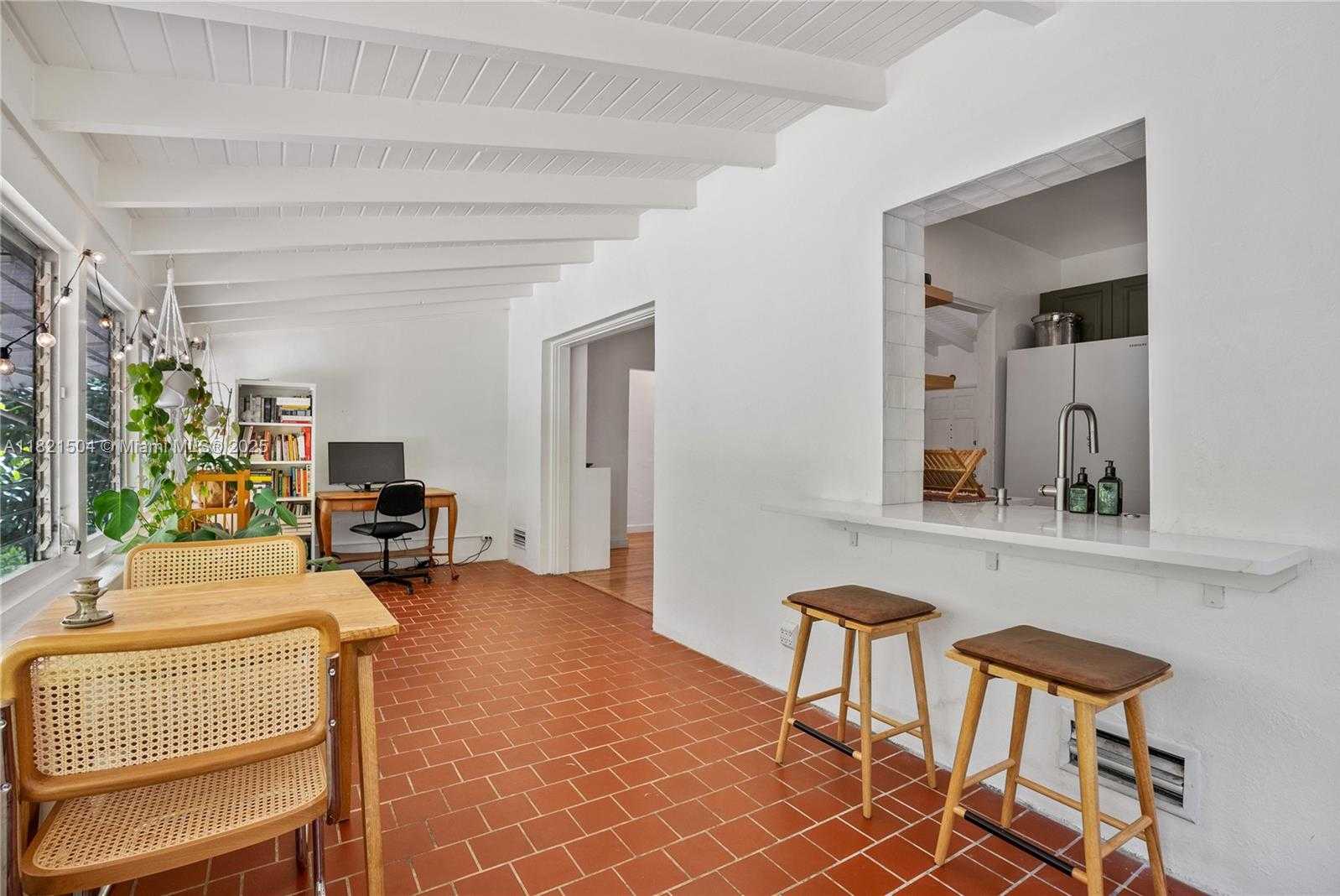 Small Image of 1231 TANGIER ST, Coral Gables Number 11