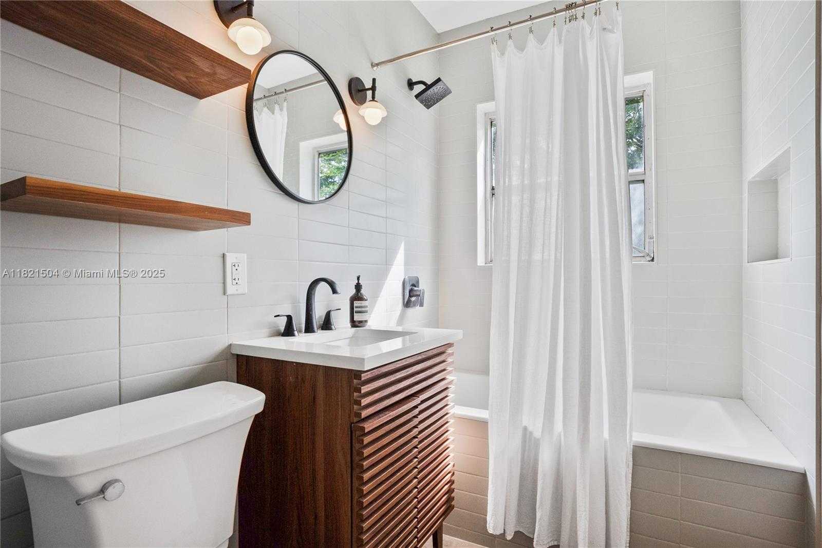 Small Image of 1231 TANGIER ST, Coral Gables Number 12