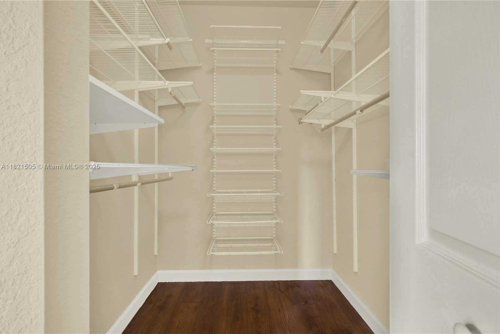 Small Image of 11923 SOUTH WEST 155TH CT, Miami Number 10